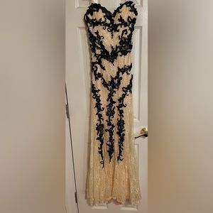 Dave & Johnny Prom dress